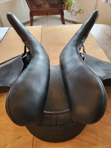 Sella da dressage Baude  17.5" - 2025