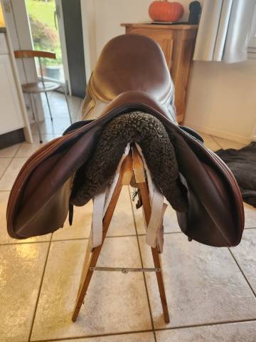 Sella da salto ostacoli Baude Bayon 17.5" - 2025