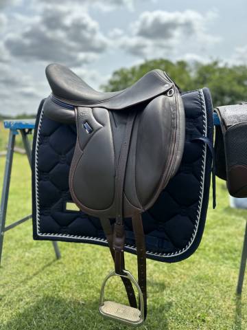 Sella da dressage Devoucoux  17.5" - 2021