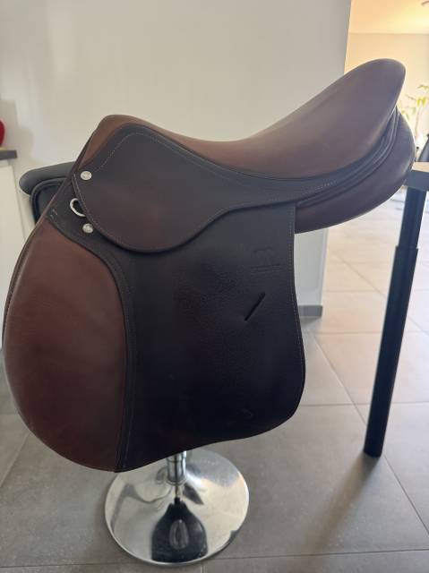 Sella da salto ostacoli Antar&egrave;s Altair  17" - 2015