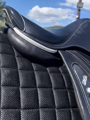 Sella da salto ostacoli CWD Se28 16.5" - 2024