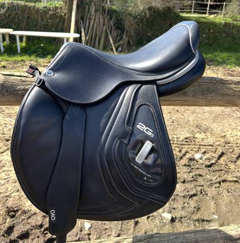 Sella da salto ostacoli CWD Se28 16.5" - 2024