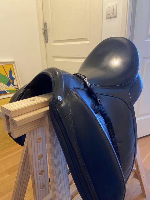 Sella da dressage Devoucoux  18" - 2019