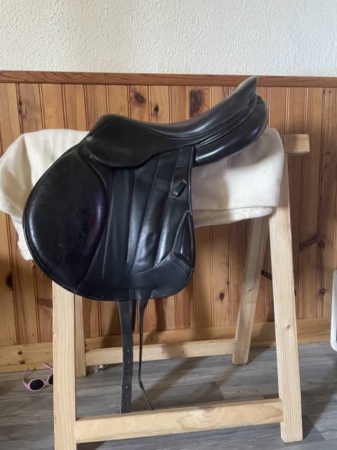 Sella da salto ostacoli Forestier  17.5" - 2014