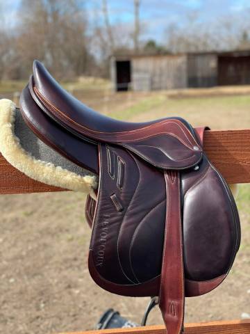 Sella da salto ostacoli Devoucoux  18" - 2018