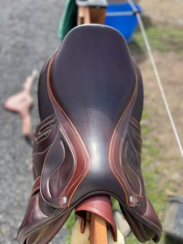 Sella da salto ostacoli Devoucoux  18" - 2018