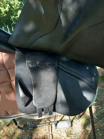 Sella da salto ostacoli CWD  17" - 2022