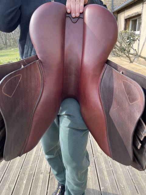 Sella da salto ostacoli CWD  17.5" - 2022