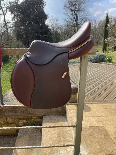 Sella da salto ostacoli CWD  17.5" - 2022