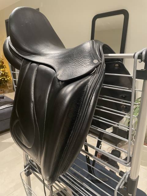 Sella da dressage Antar&egrave;s  18" - 2010