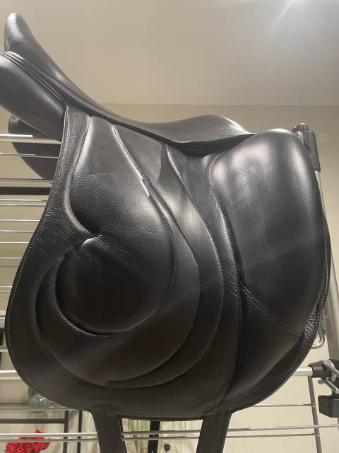 Sella da dressage Antar&egrave;s  18" - 2010