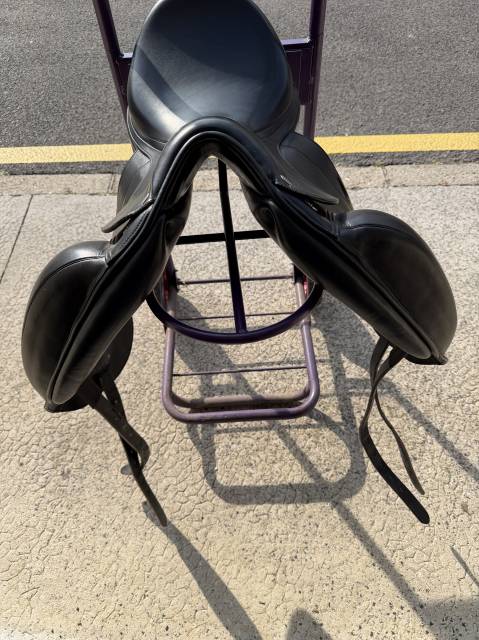 Sella da dressage Equipe  17" - 2018