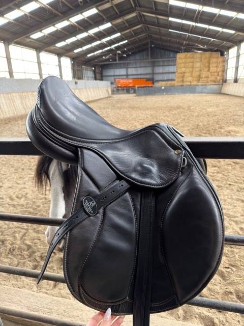 Sella da salto ostacoli  ACAVALLO  17" - 2021