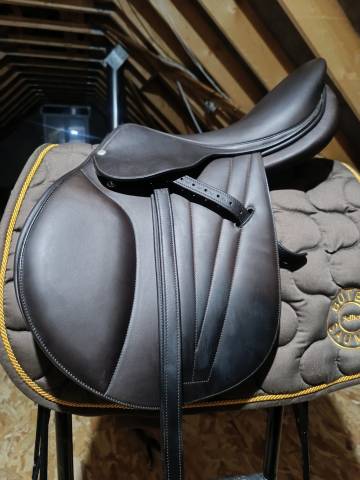 Sella da salto ostacoli Butet  17.5" - 2017