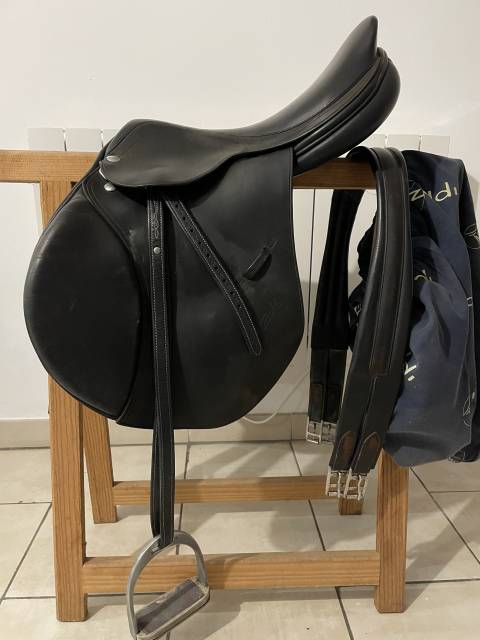 Sella da salto ostacoli Zaldi  17.5" - 2007