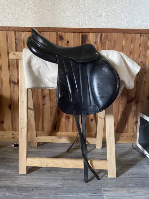 Sella da salto ostacoli Forestier  17.5" - 2014