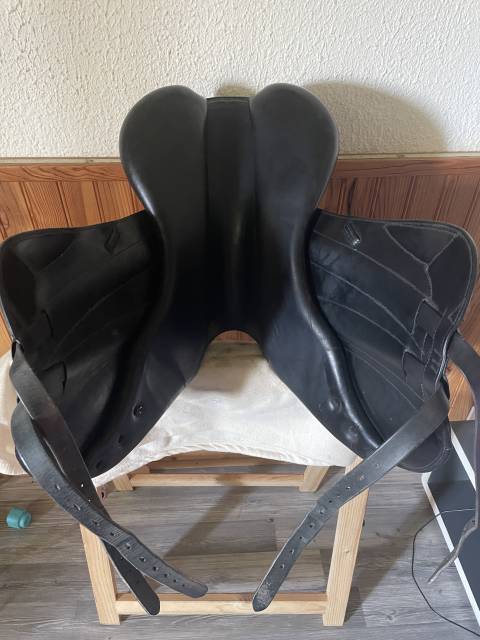 Sella da salto ostacoli Forestier  17.5" - 2014