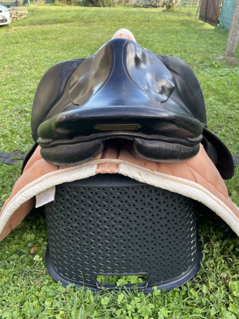 Sella da salto ostacoli Belloir  17.5" - 2000