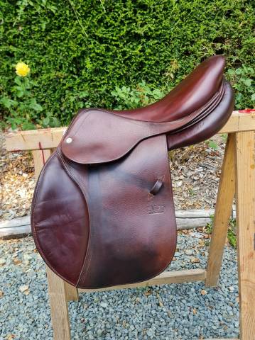 Sella da salto ostacoli CWD  17.5" - 2015