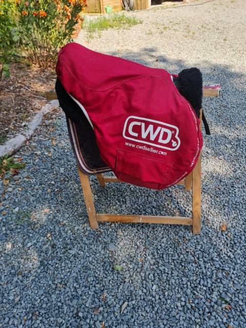 Sella da salto ostacoli CWD  17.5" - 2015