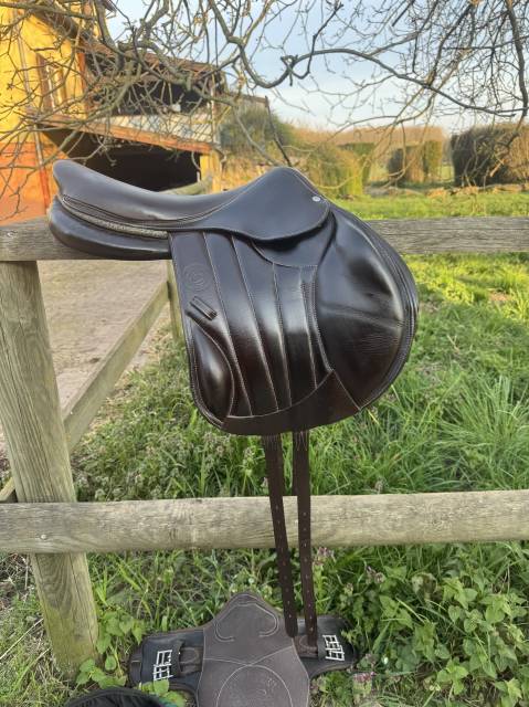 Sella da salto ostacoli Forestier  18" - 2024