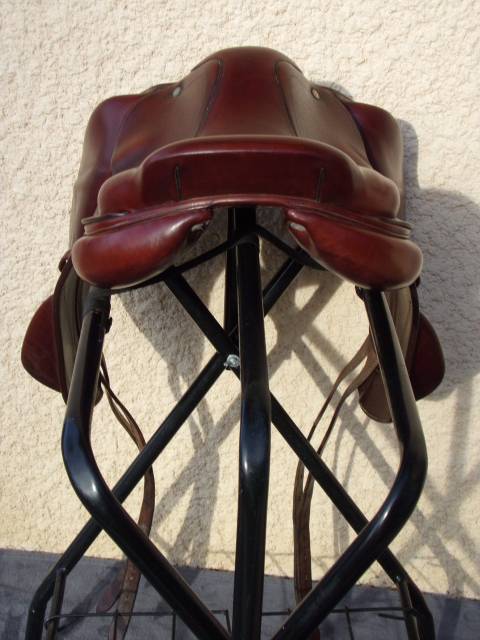 Sella da salto ostacoli CWD  17.5" - 2010