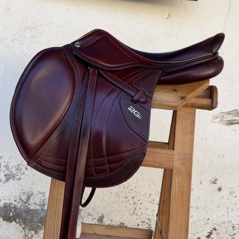 Sella da salto ostacoli CWD  17.5" - 2025