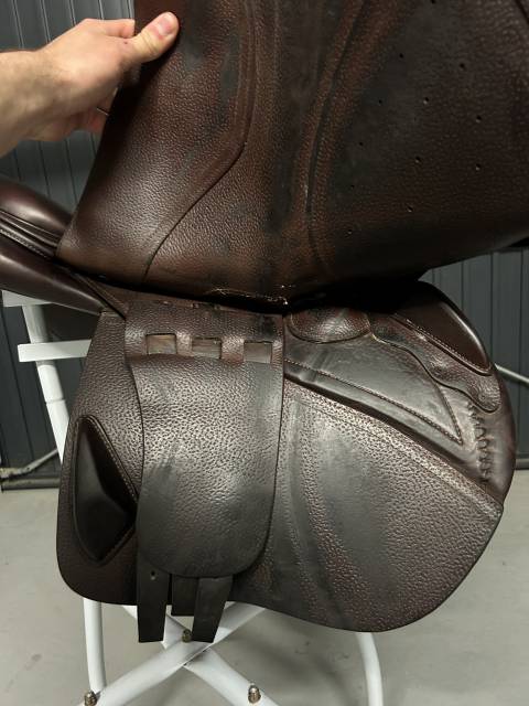 Sella da salto ostacoli CWD  17" - 2017