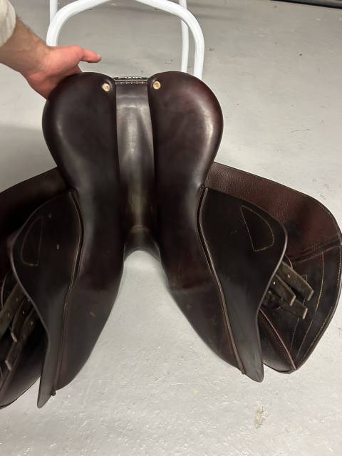 Sella da salto ostacoli CWD  17" - 2017