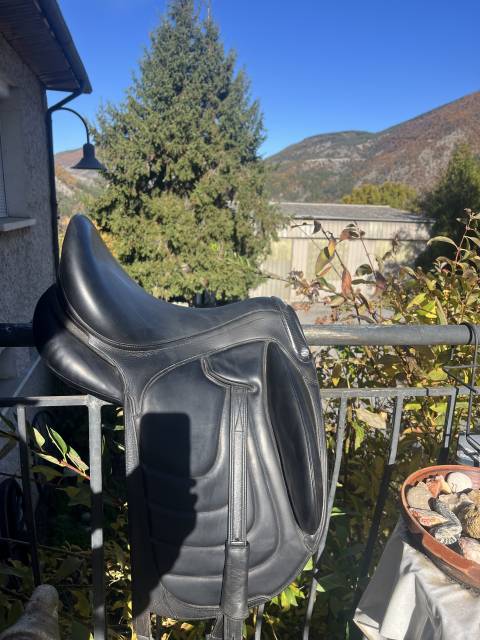 Sella da dressage Devoucoux  17" - 2021