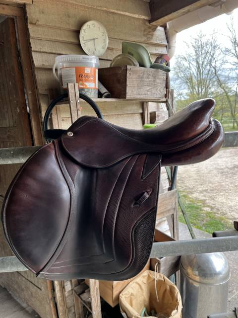 Sella da salto ostacoli CWD  17.5" - 2015