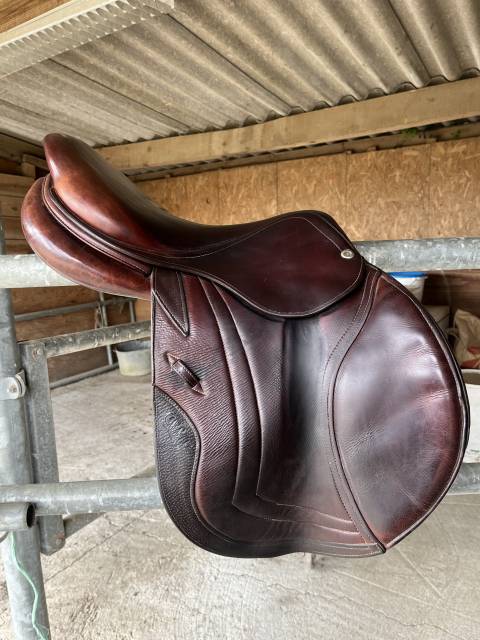 Sella da salto ostacoli CWD  17.5" - 2015