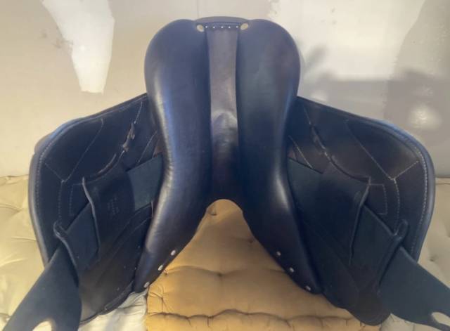 Sella da salto ostacoli Antar&egrave;s  17" - 2023