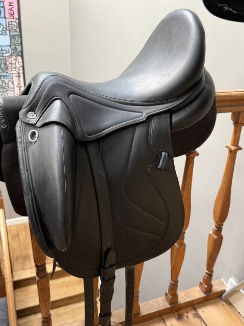 Sella da dressage CWD  17.5" - 2020