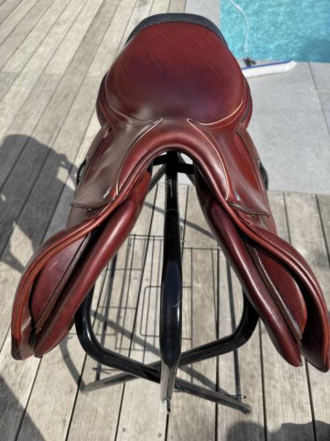 Sella da salto ostacoli CWD  17" - 2024