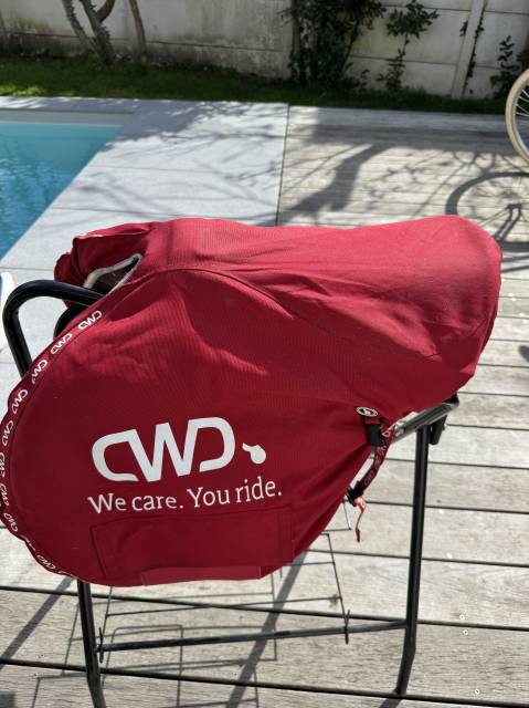 Sella da salto ostacoli CWD  17" - 2024