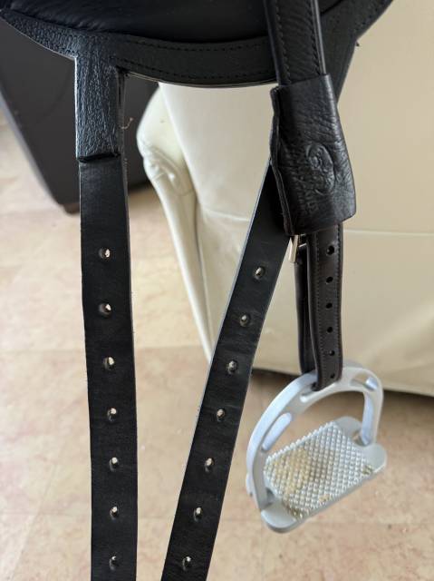 Sella da dressage Devoucoux  18" - 2022
