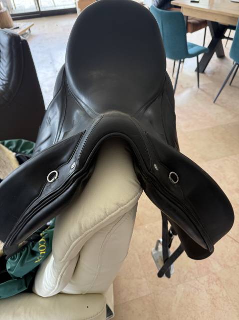 Sella da dressage Devoucoux  18" - 2022