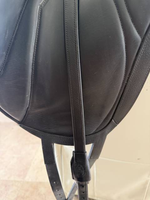 Sella da dressage Devoucoux  18" - 2022