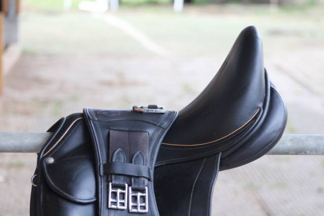 Sella da dressage Childeric  18" - 2010