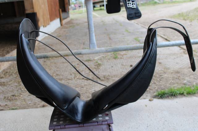 Sella da dressage Childeric  18" - 2010