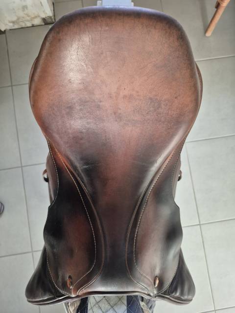 Sella da salto ostacoli Prestige Italia  17" - 2010