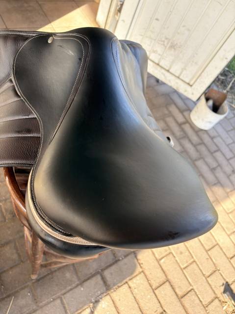 Sella da salto ostacoli Forestier  17.5" - 2025