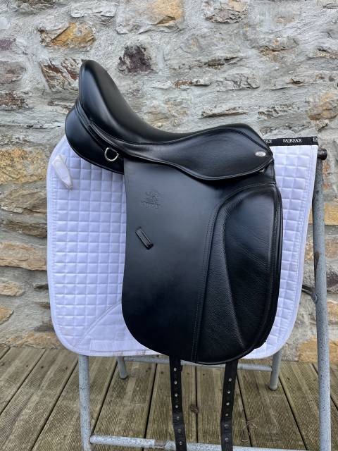 Sella da dressage Fairfax  17" - 2023