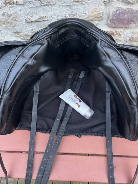 Sella da dressage Fairfax  17" - 2023