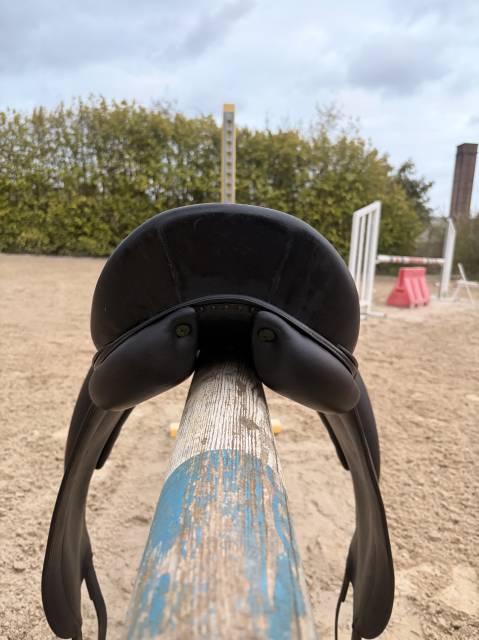 Sella da dressage Devoucoux  17" - 2010