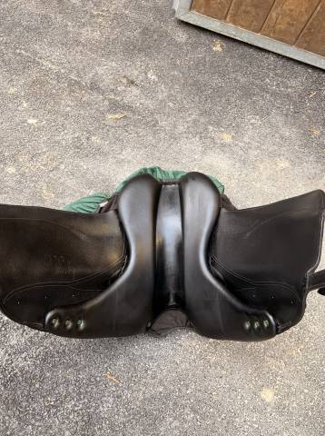 Sella da dressage Devoucoux  17" - 2010