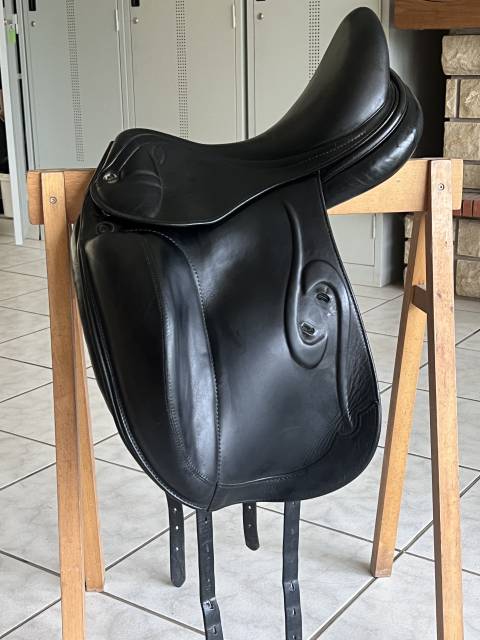 Sella da dressage Prestige Italia  16" - 2010