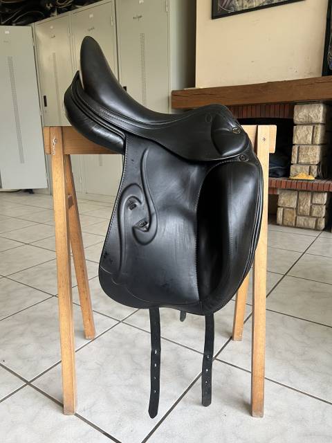 Sella da dressage Prestige Italia  16" - 2010