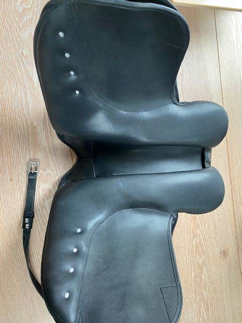 Sella da dressage Wintec  18" - 2012
